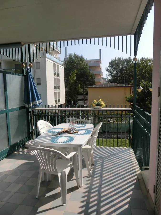 Homely Flat With Balcony And Swimming Pool Bibione Apartment
