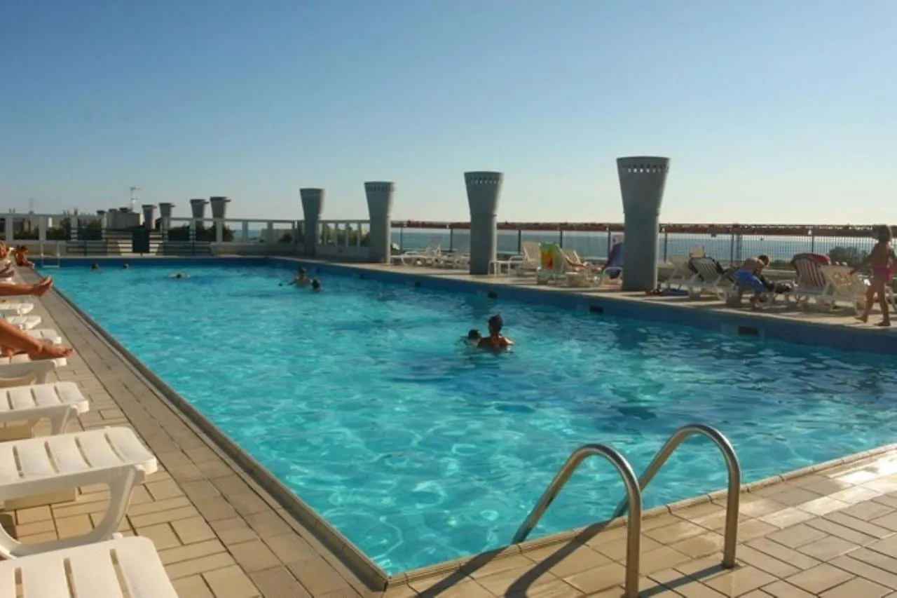 Homely Flat With Balcony And Swimming Pool Bibione 0*,